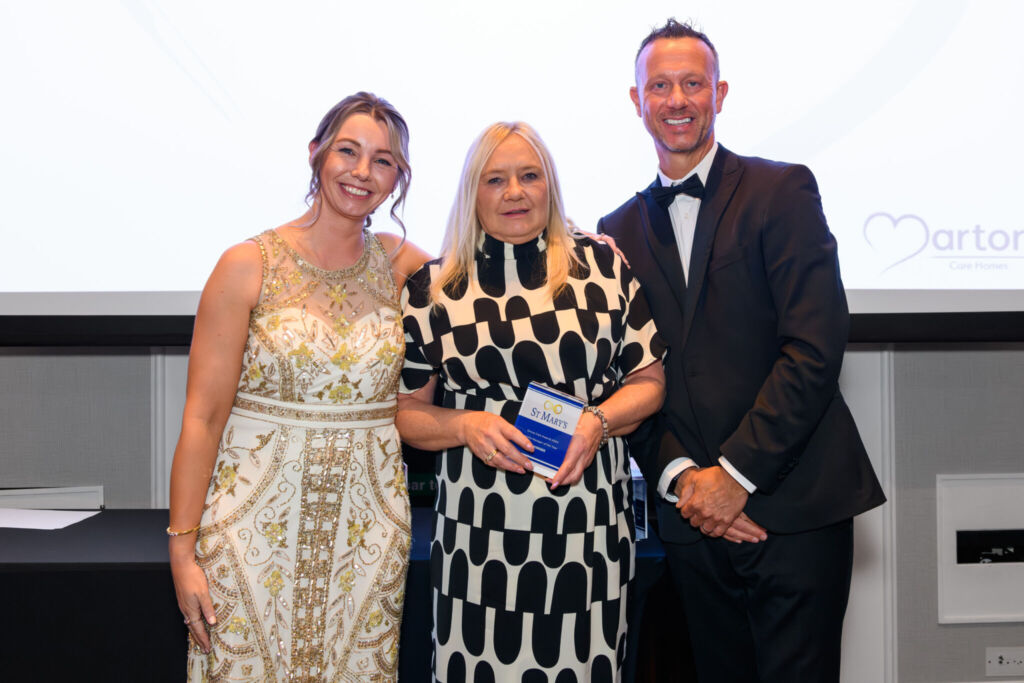 Joy Puckering Awarded Prestigious Hull care home Home Manager of the Year at Glittering Awards Ceremony!