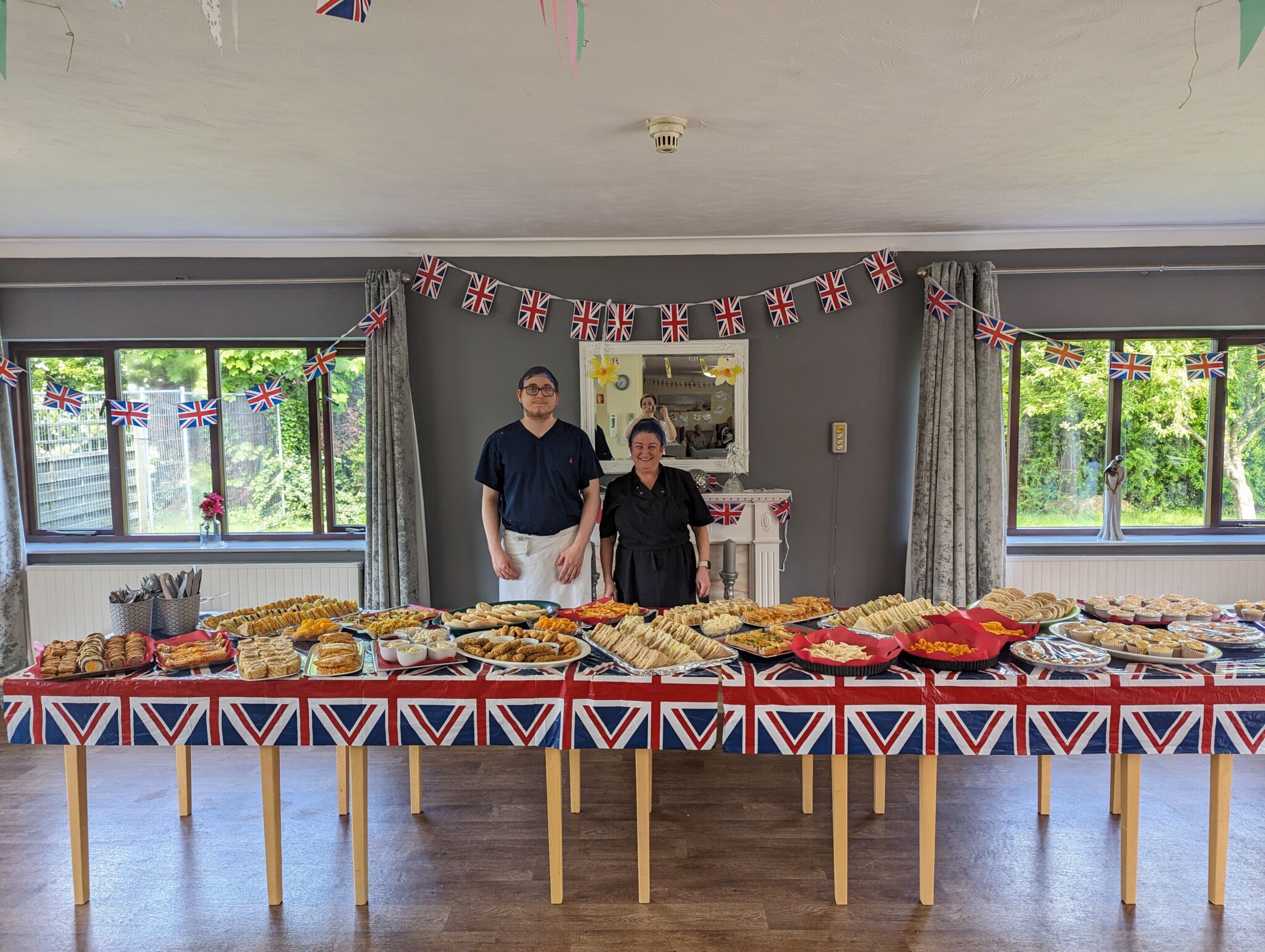 To top off the day, our Chef Paula and kitchen assistant Josh prepared a wonderful buffet, featuring an array of delicious dishes that were as much a feast for the eyes as for the palate.